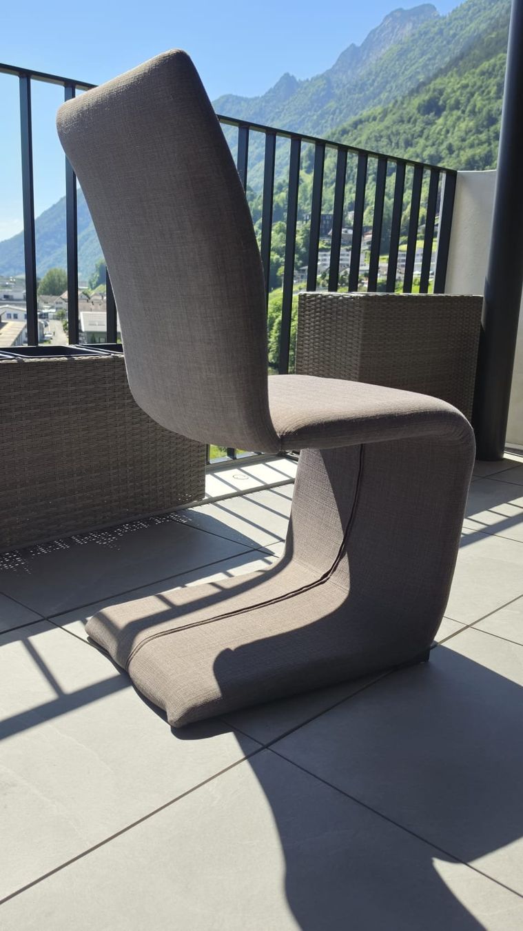 Sedie: 4 Moderne Stühle mit Stoff bezogen – Usato da Brunnen venduto da -PR- 2