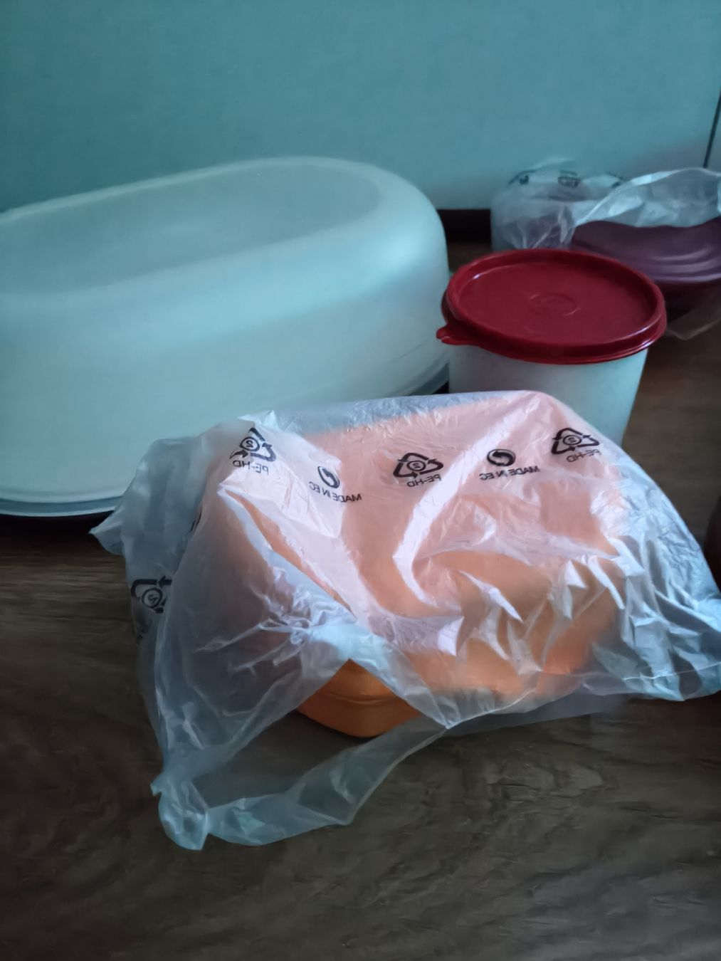 Tupperware Recipients et similaires: Lot Tupperware – Neuf avec emballage d'origine à Stansstad par Falcon-Crest 3