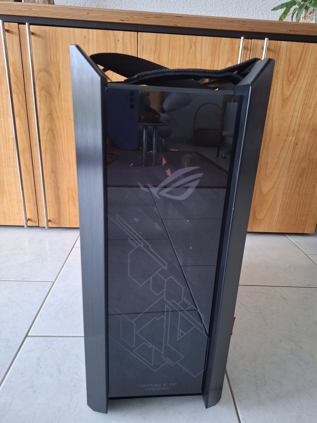 Asus ROG Strix Helios GX 601/ PC Gehäuse. (Gebraucht) in Bassersdorf ...