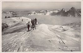 Skifahrer auf dem Frohnalpstock, gelaufen um 1945-50