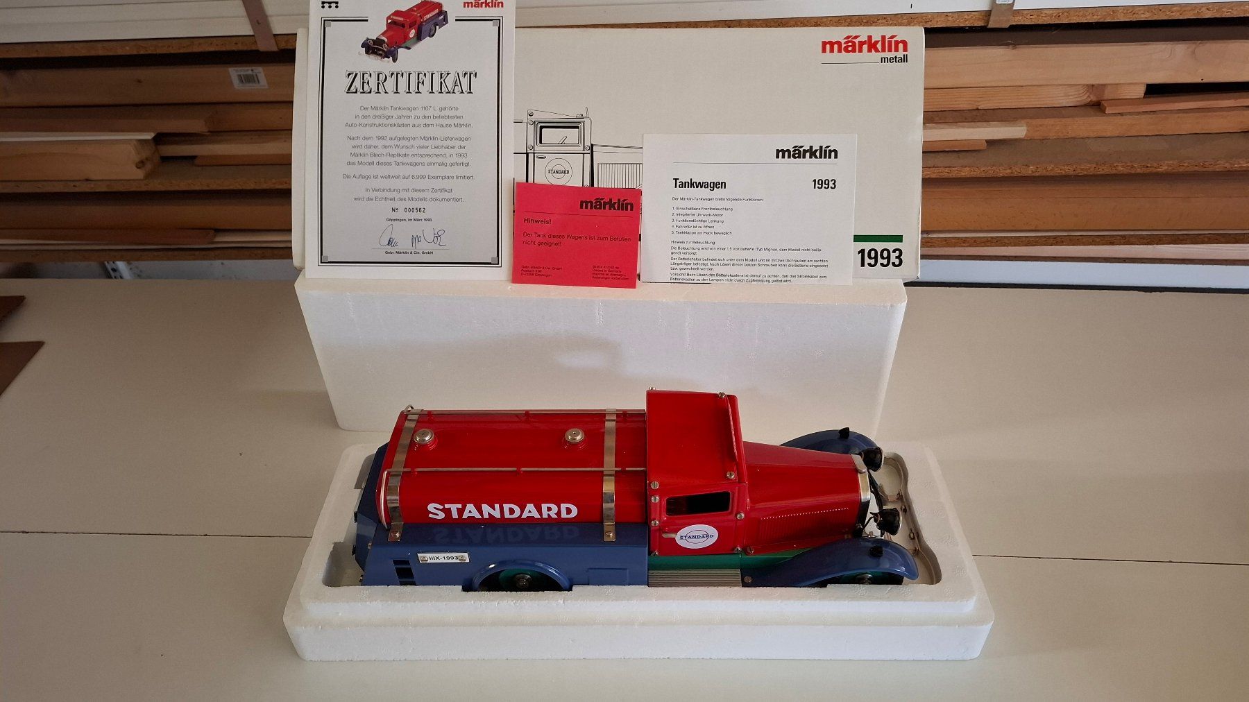 Märklin Kit di modellismo & Modellini statici: Märklin Tankwagen "Standart" - 1993 – Nuovo (secondo la descrizione) da Schönenbuch venduto da krokometer