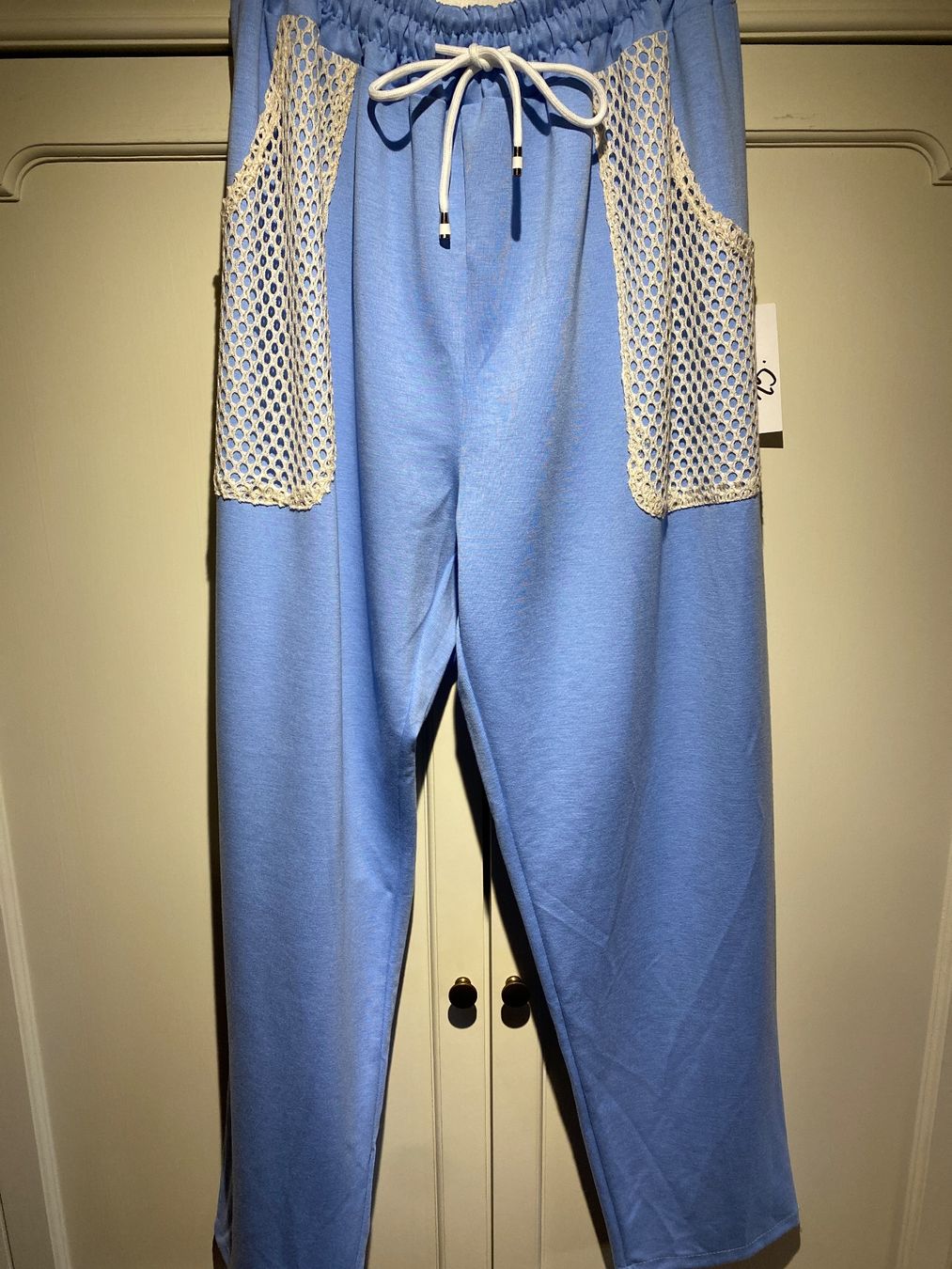 Pantalons: Trainerhose-Freizeithose-Damen,Hellblau – Neuf avec emballage d'origine à Meienried par ManuelaBoutique