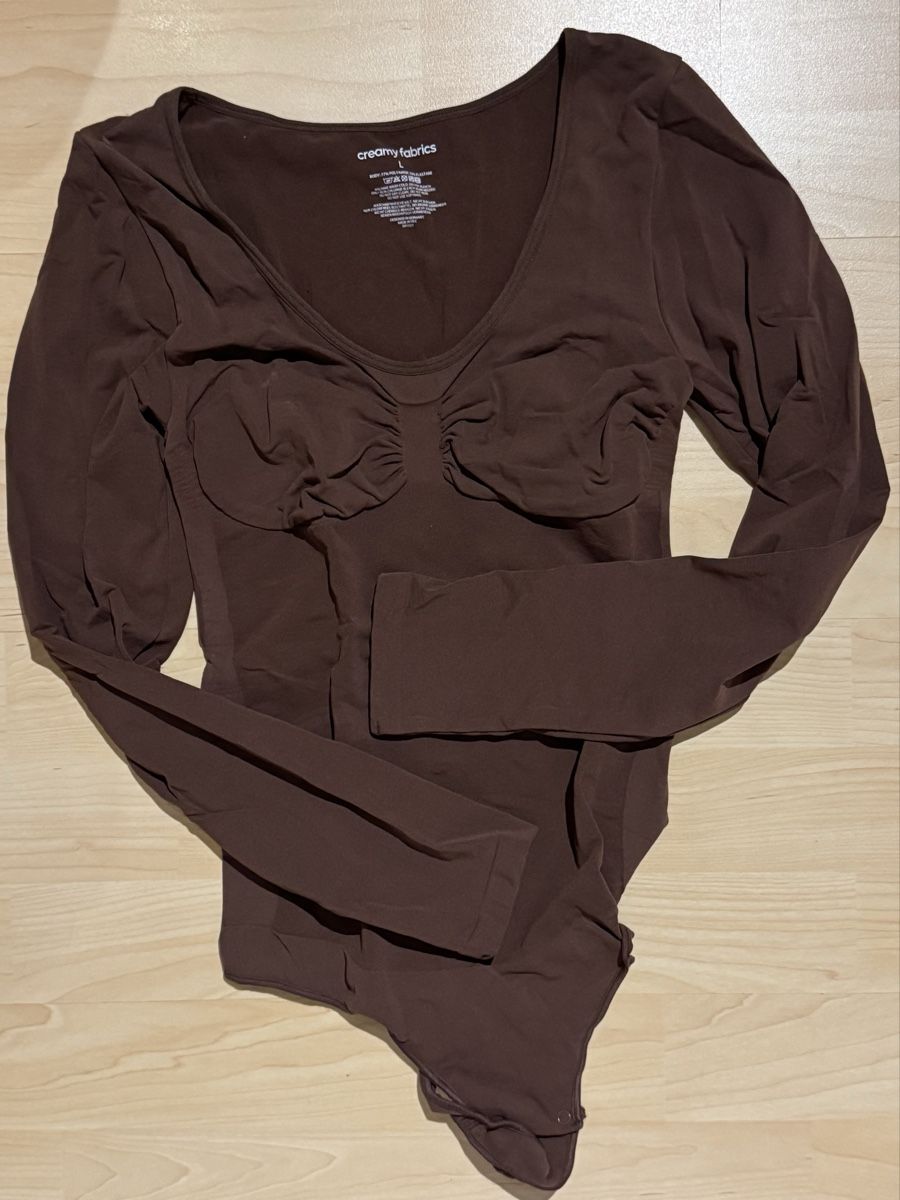 Top: Body cfab braun langarm Grösse L – Nuovo (secondo la descrizione) da Tuggen venduto da jess_gls06