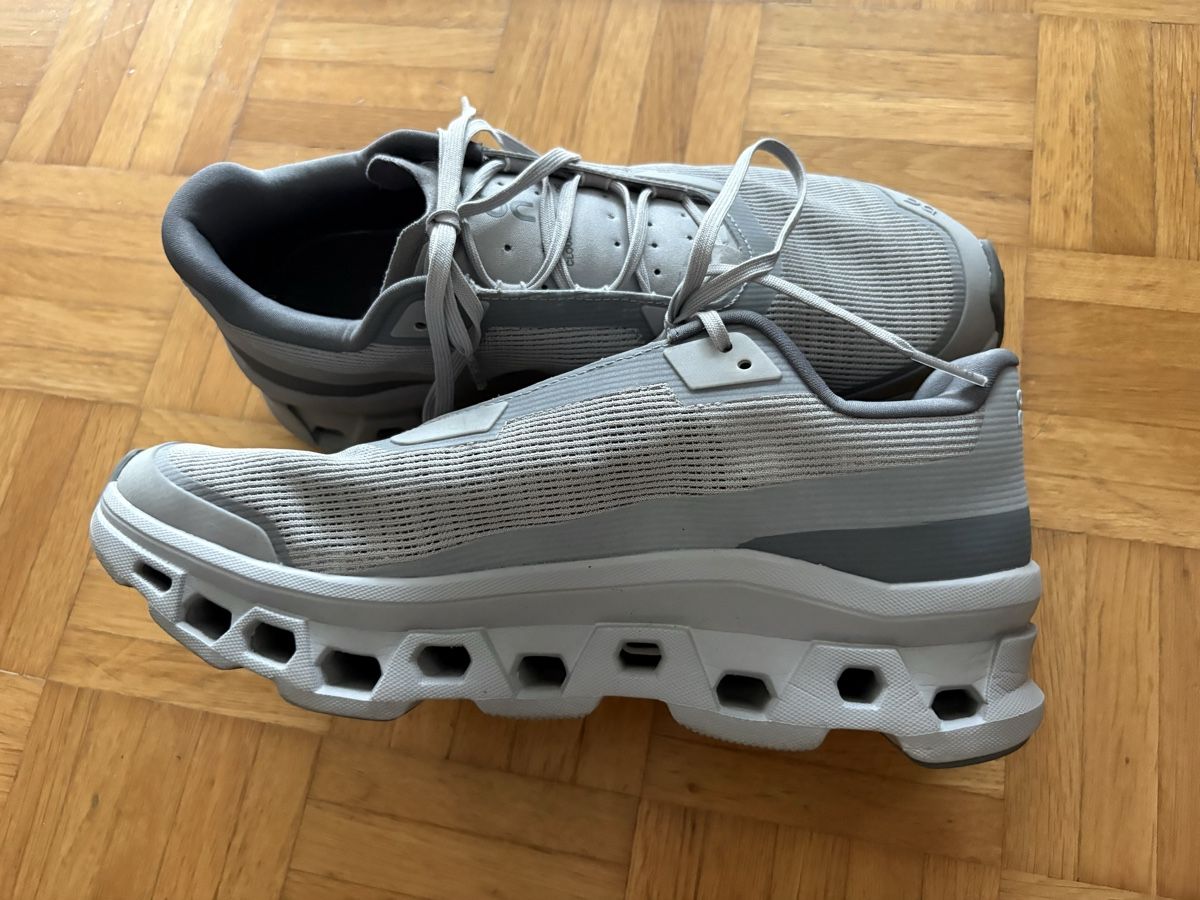 On Chaussures hommes: On Cloudmonster Void Gr. 42 – D'occasion à Windisch par mister_sp 2