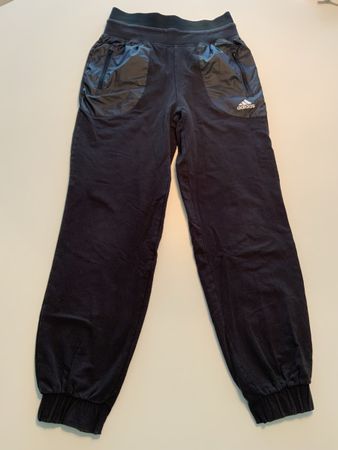 Trainerhose, ADIDAS, 164, sehr bequeme und coole Hose!