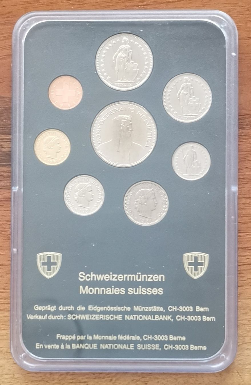 Tutti le monete: Schweizer Münzsatz 1981 unzirkuliert und originalverpackt  – Nuovo e nell'imballaggio originale da Küssnacht am Rigi venduto da Gold_und_mehr