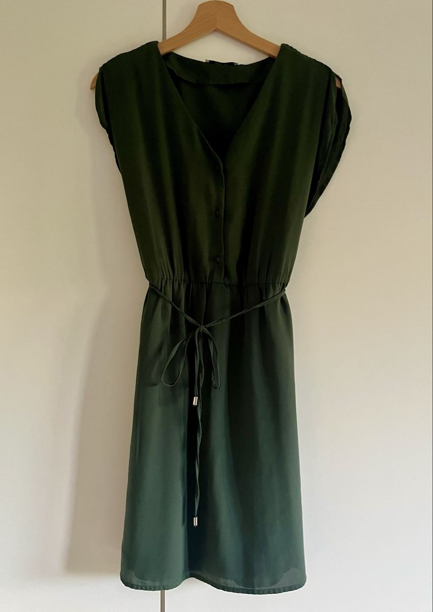 Vestiti: Khakifarbenes Kleid, Grösse 36, about you – Usato da Sursee venduto da abcdxyz