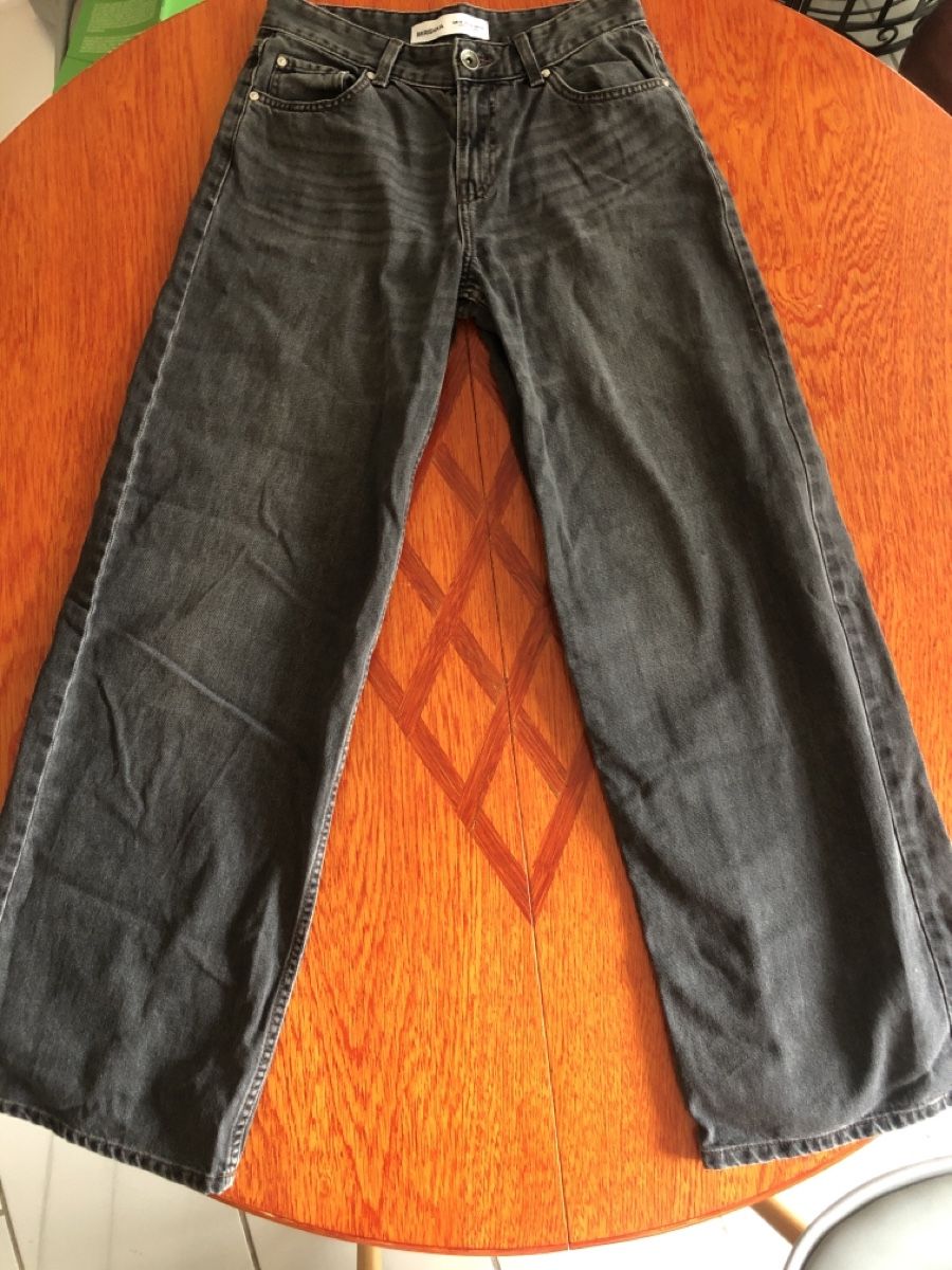 Bershka Jeans: Pantalon jeans taille basse – Usato da Etoy venduto da lui_7mth