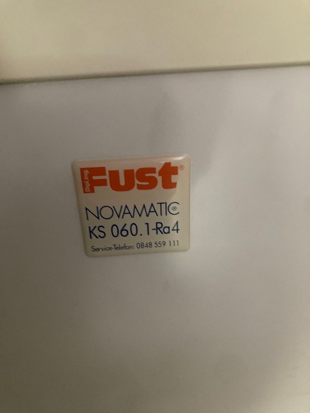 Novamatic Frigoriferi: Novamatic KS060.1-Ra4 Kühlschrank – Usato da Seuzach venduto da rotor82 1