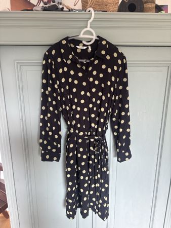 Kleid b.young Punkte Schwarz Grösse 42 guter Zustand