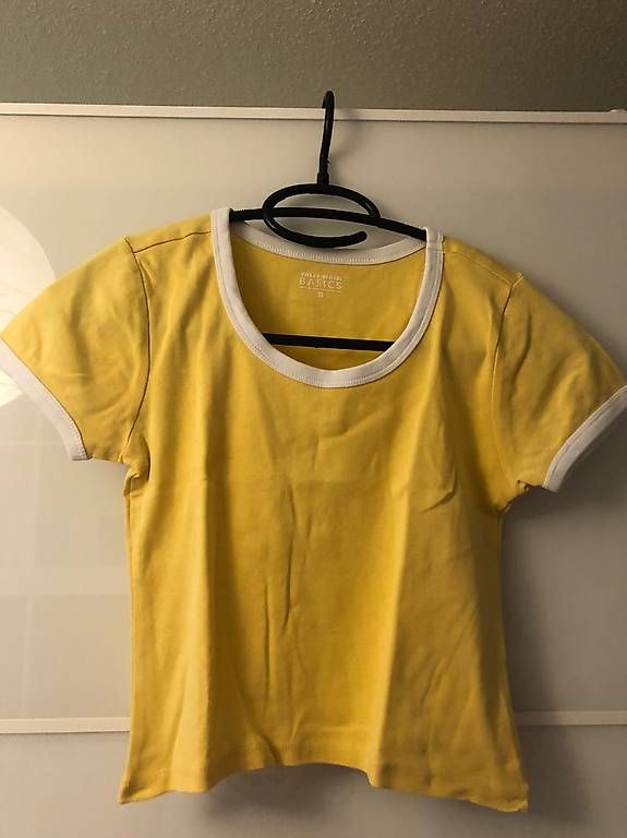 T-shirt: Shirt gelb Grösse S – Usato da Hochdorf venduto da lor_dk57