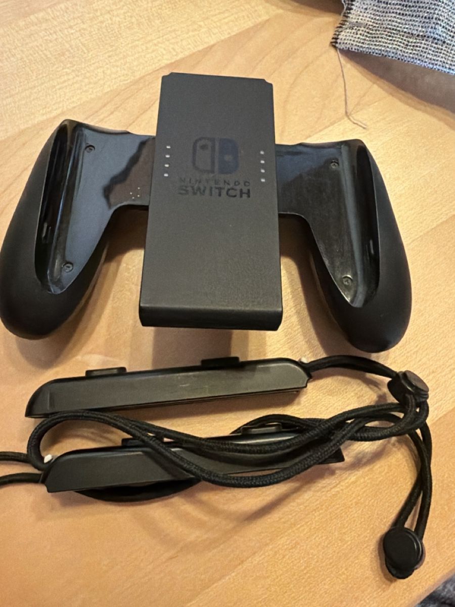 Nintendo Giochi: Supporto ricarica Joy-Con Nintendo Switch nero – Usato da Filisur venduto da kat_d8x2 1