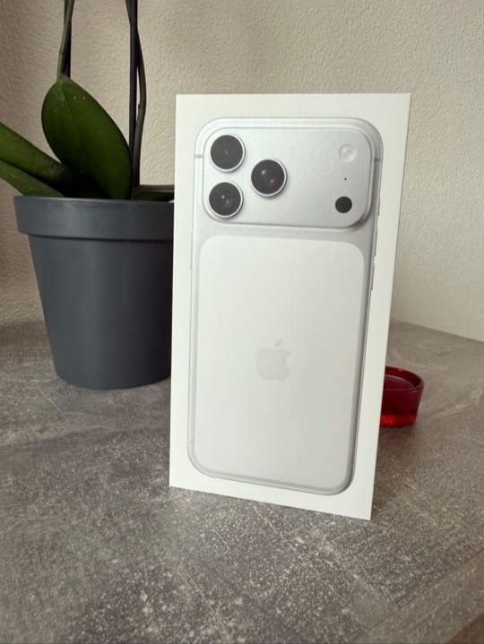 Apple Handys / Smartphones: iPhone 17 Pro Max – Neu und originalverpackt aus Lausanne von Cacabanca 1