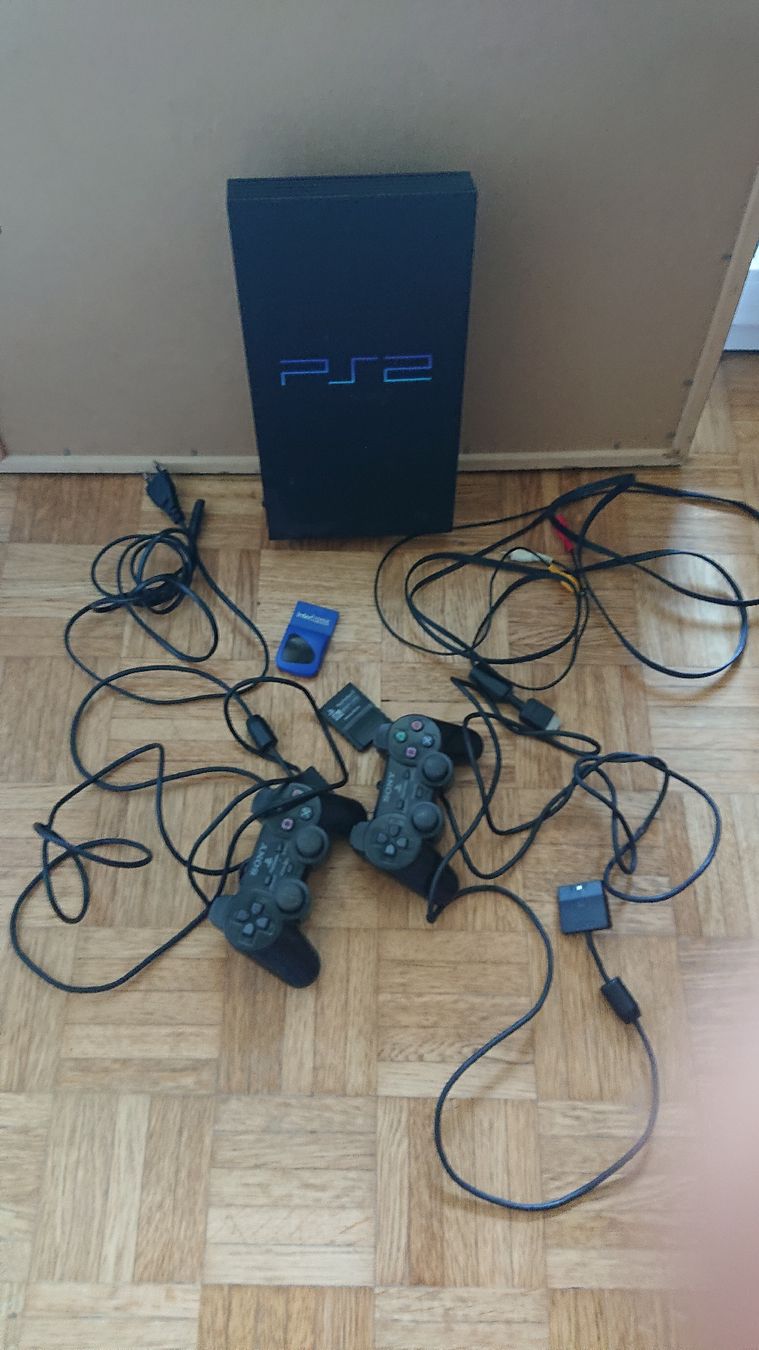 Sony Konsolen: Playstation 2 Konsole mit Zubehör – Gebraucht aus Chur von FreakofRarity