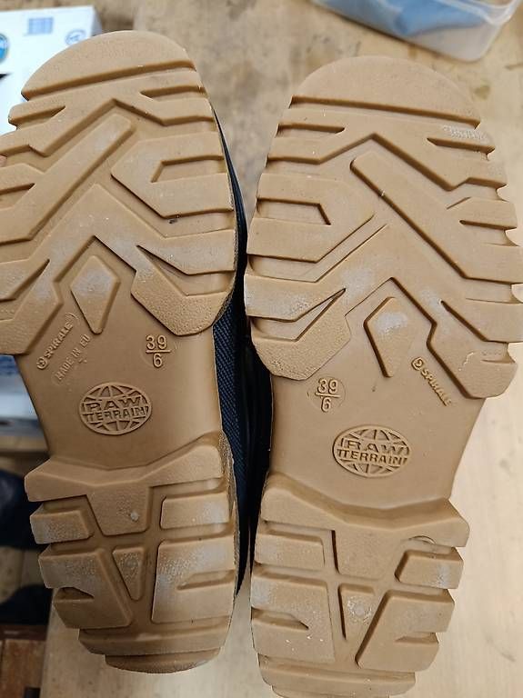 Schuhe für Jungen: Winterschuhe Kinder 39 – Gebraucht aus Bertschikon Gossau von Dominaldo1 2