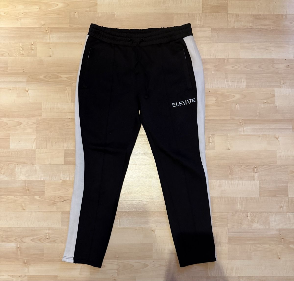 Pantaloni: Elevate Jogger – Usato da Herisau venduto da Mattia2x