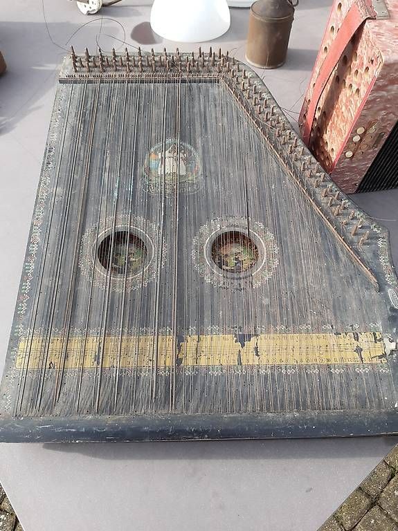 Strumenti musicali: Zither  defekt – Usato da Winden venduto da gagzi