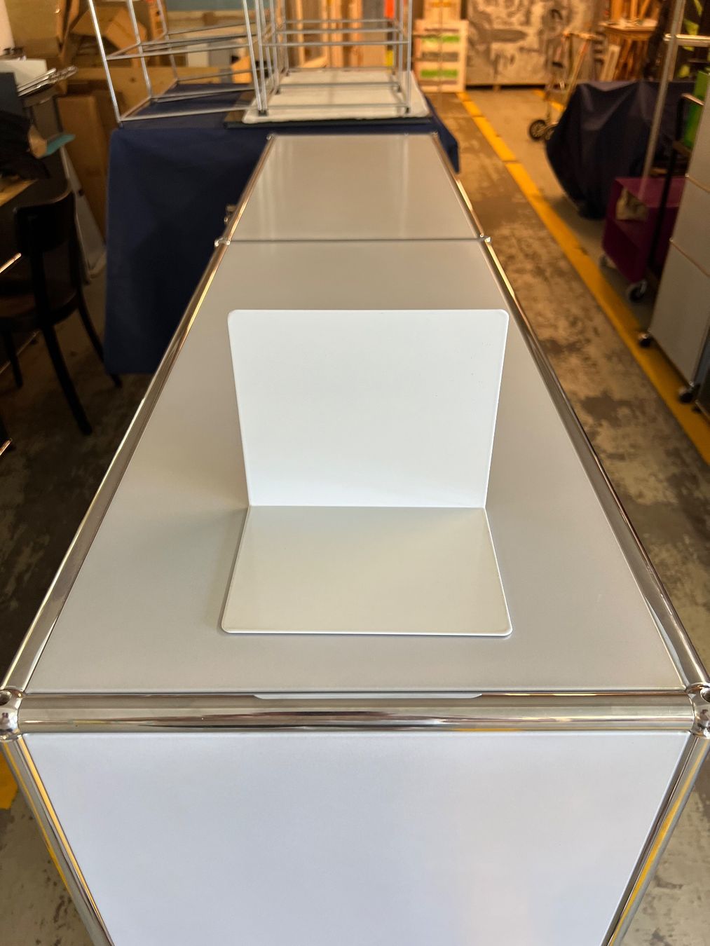 USM Autres décorations & accessoires: USM Haller Bücherstütze magnetisch – D'occasion à Luzern par B-R