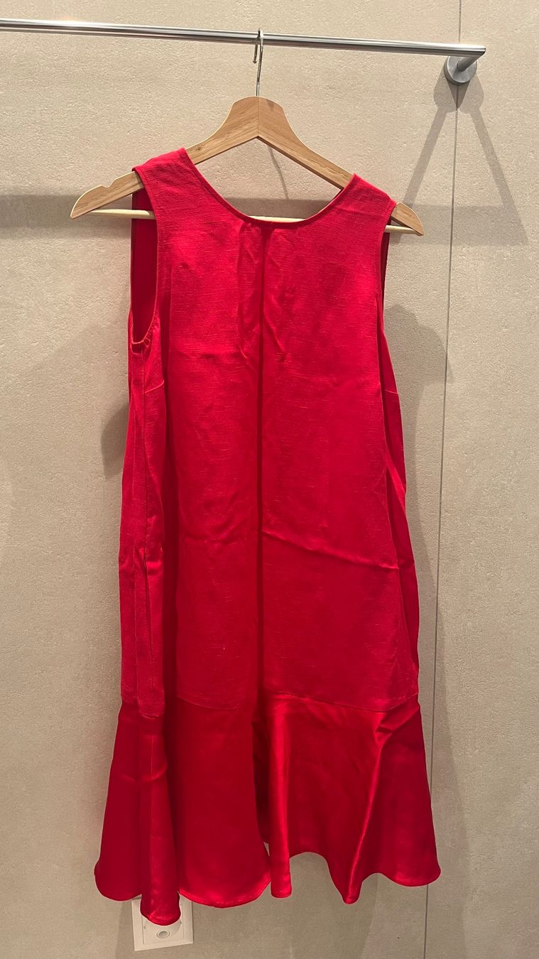 Twinset Vestiti: Twinset red linen dress with satin bottom – Nuovo (secondo la descrizione) da Tannay venduto da EllaSF