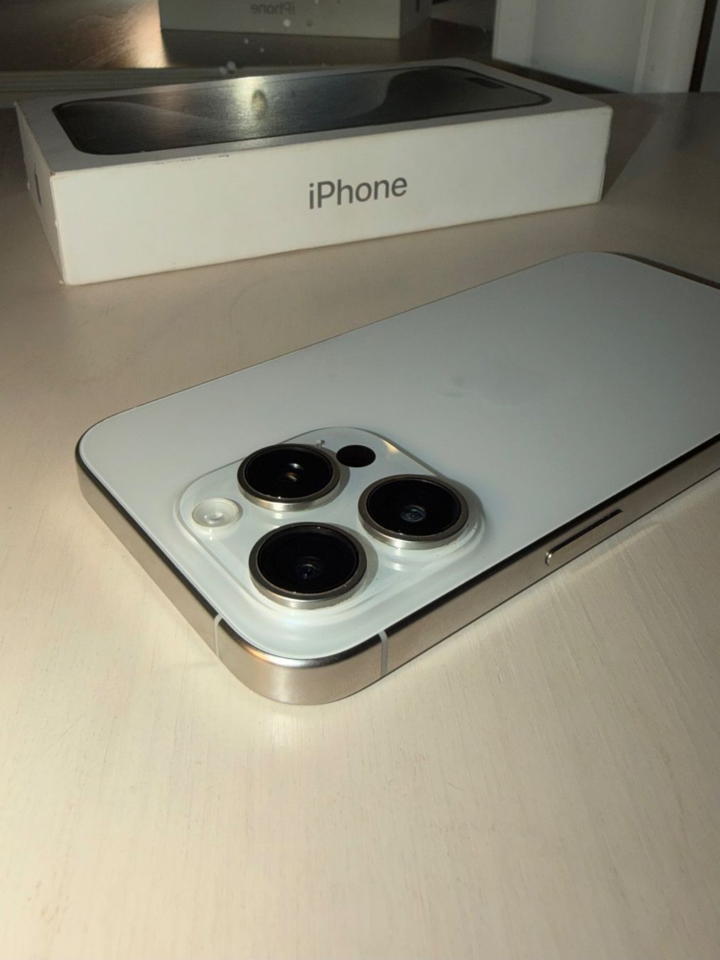 Apple Handys / Smartphones: Apple iPhone 15 Pro, 1TB, Weiss - TOP ZUSTAND – Gebraucht aus Zürich von lino.t 3