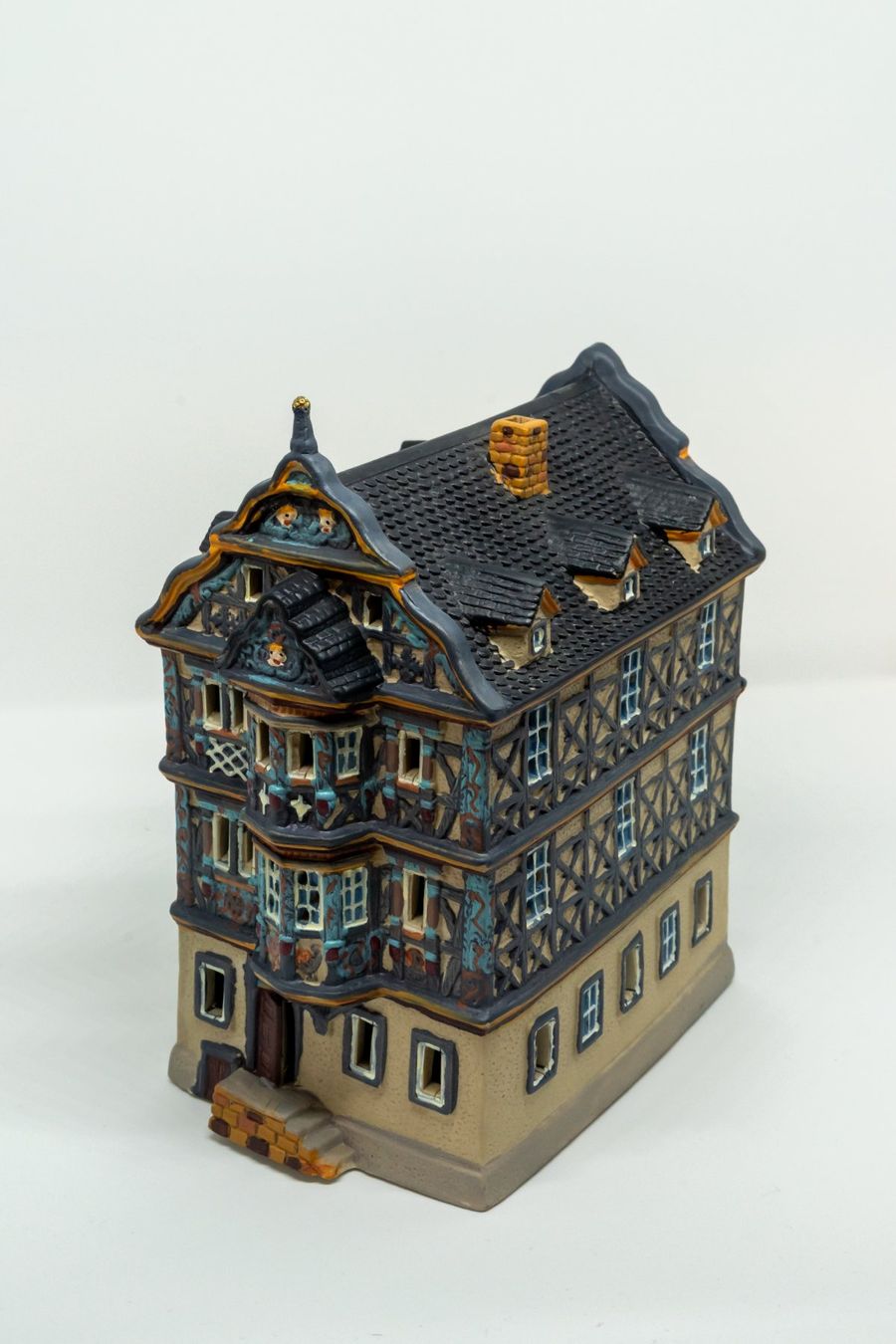 Tutte le decorazioni: Keramik Lichterhaus - Killinger Haus Idstein – Usato da Bäretswil venduto da Aukionaer