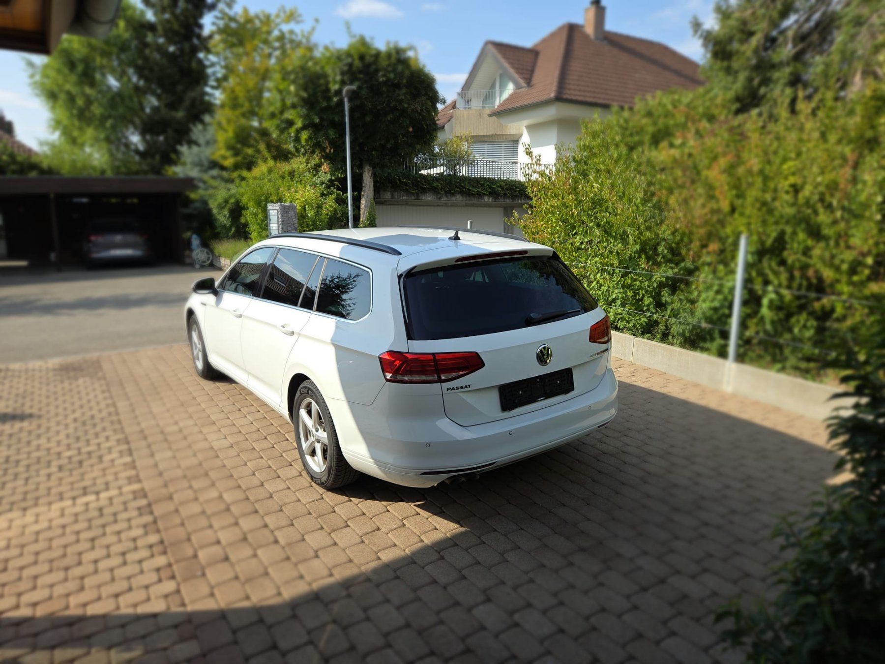 VW Autos: VW Passat Variant 2.0 TDI Weiss – D'occasion à Seedorf BE par JacundBas 9