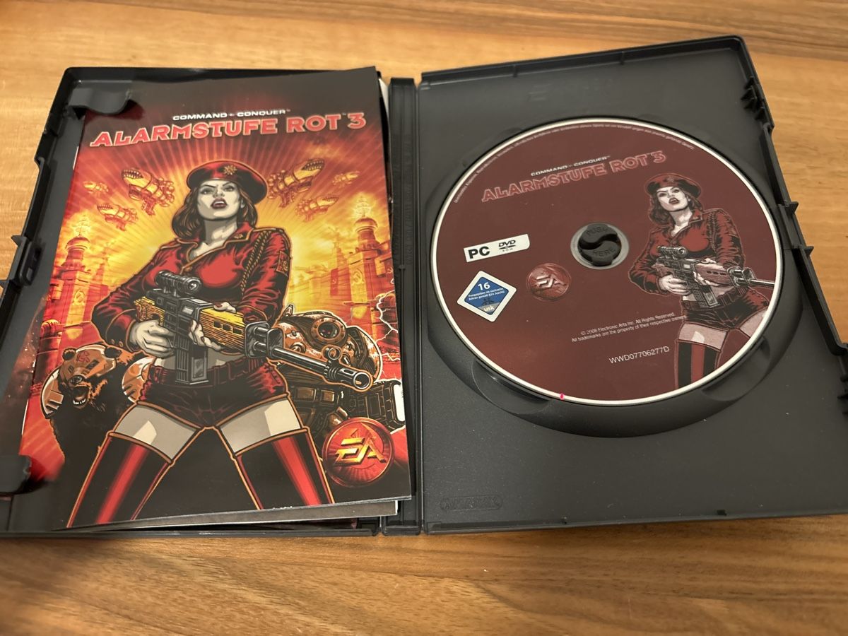 Giochi: PC Spiel Command & Conquer Alarmstufe Rot 3 DVD – Usato da st.gallen venduto da Garagen_Verkauf 1