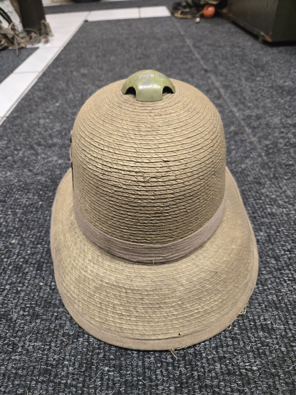 Copricapi, berretti & cappellini: Italia Afrika Korps Helm Original – Usato da Wolfhalden venduto da ion_z9kr