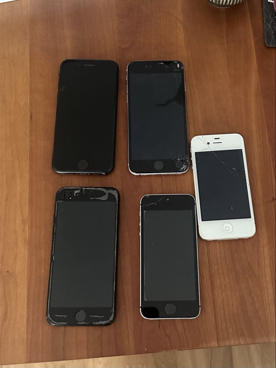 Apple Portables: Alte IPhones – Défectueux à Basel par giulialynn