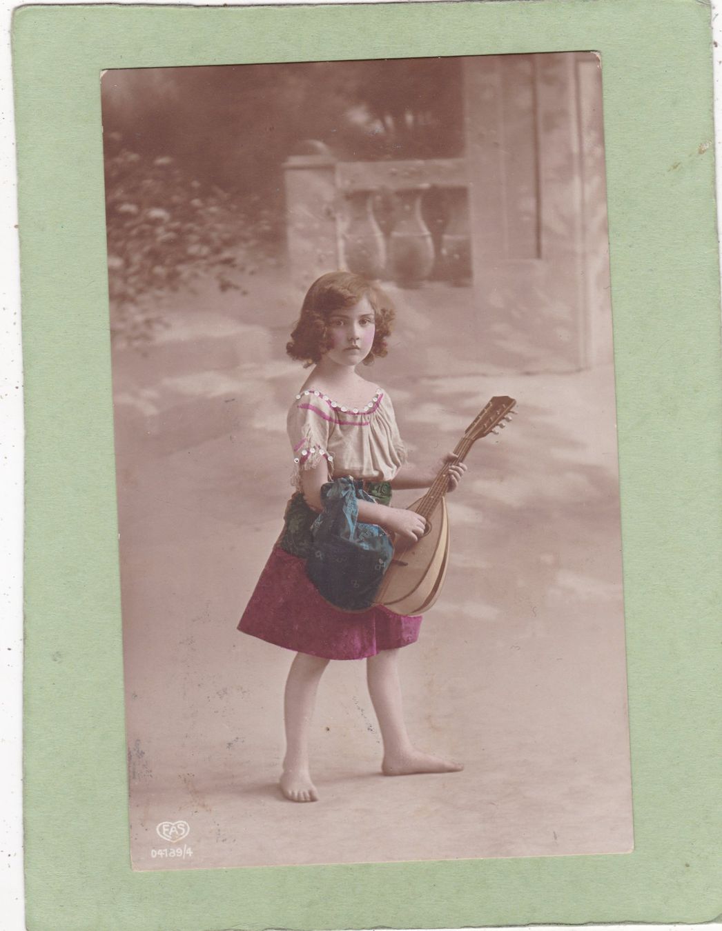 Cartes postales: Kitsch Mädchen Musik  1916 – D'occasion à Herisau par Lisegrat2008