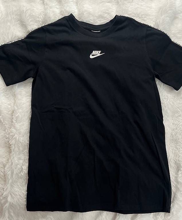 T-shirt: Nike T-Shirt – Usato da Adliswil venduto da Danyboy3