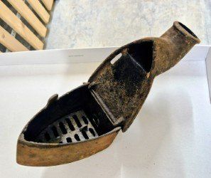 Ferri da stiro: Antikes Kohle Bügeleisen, – Difettoso da Allschwil venduto da Vision139 1