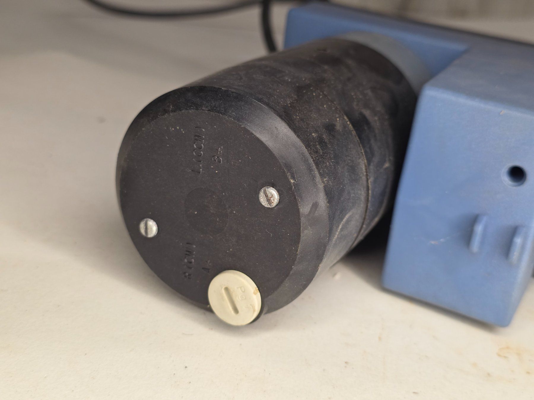 Bohrmaschinen: Elektrischer Motor mit Bohrfutter für Bastler oder Werkstatt – Gebraucht aus Dietikon von Flohmiwelt 8