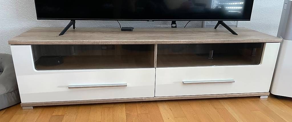 Mobili TV: TV Schrank mit Beleuchtung – Usato da Buchs SG venduto da nru_96yd 1