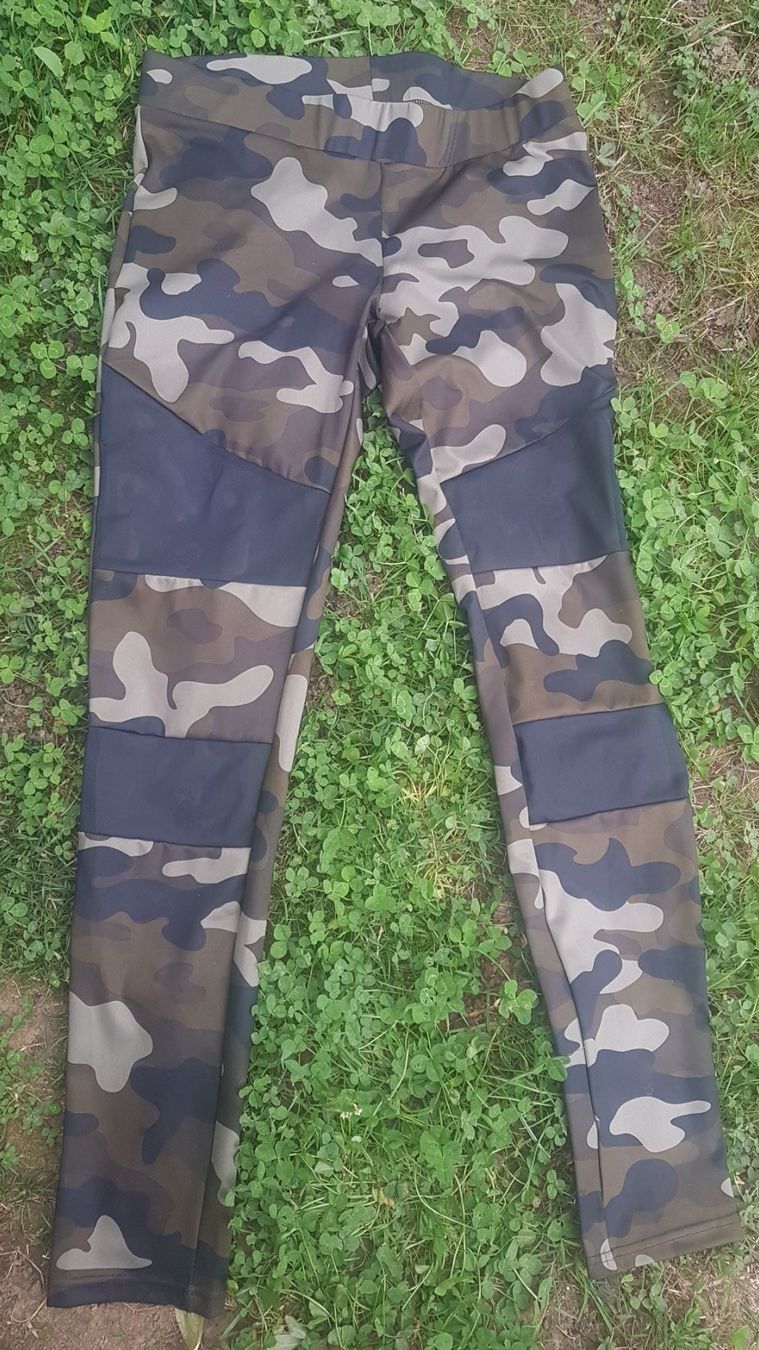 Levi's Leggings: Camouflage Sport Tights – Gebraucht aus Oberengstringen von Sheera7