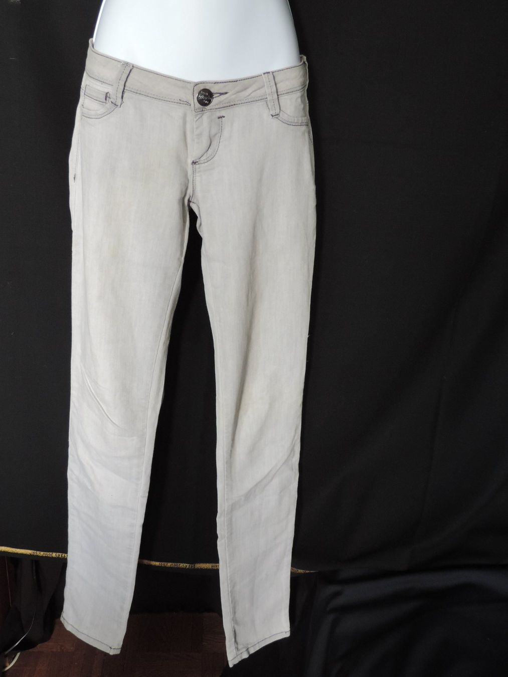 Jeans: jeans stretch gris – D'occasion à Genève par Axelle333
