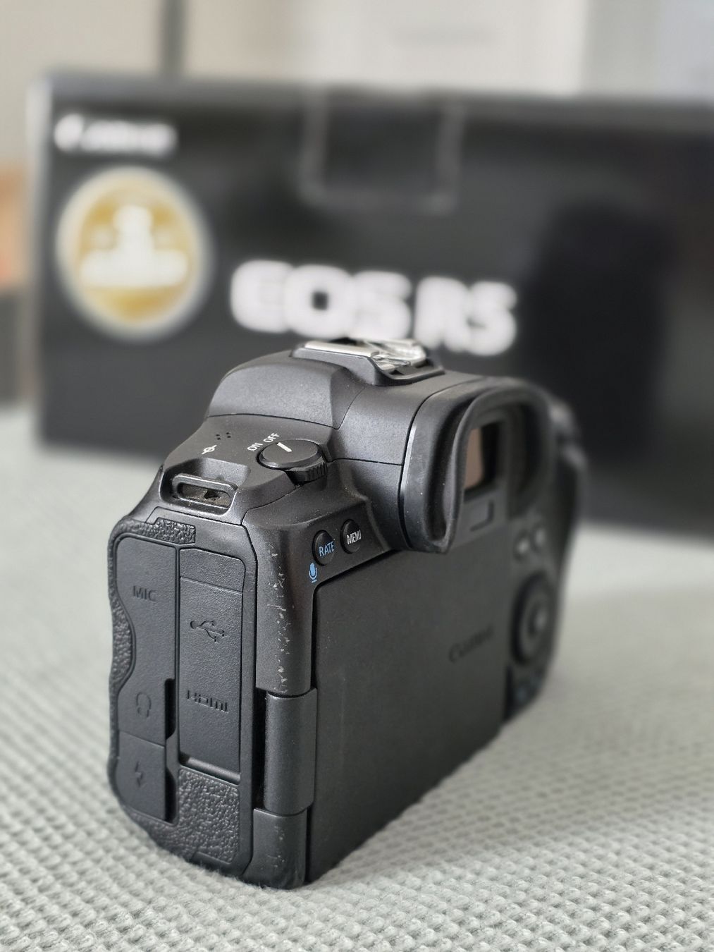 Canon Fotocamera: Canon R5 Body mit OVP, Akku Ladegerät – Usato da Buchs AG venduto da Fifi87 1