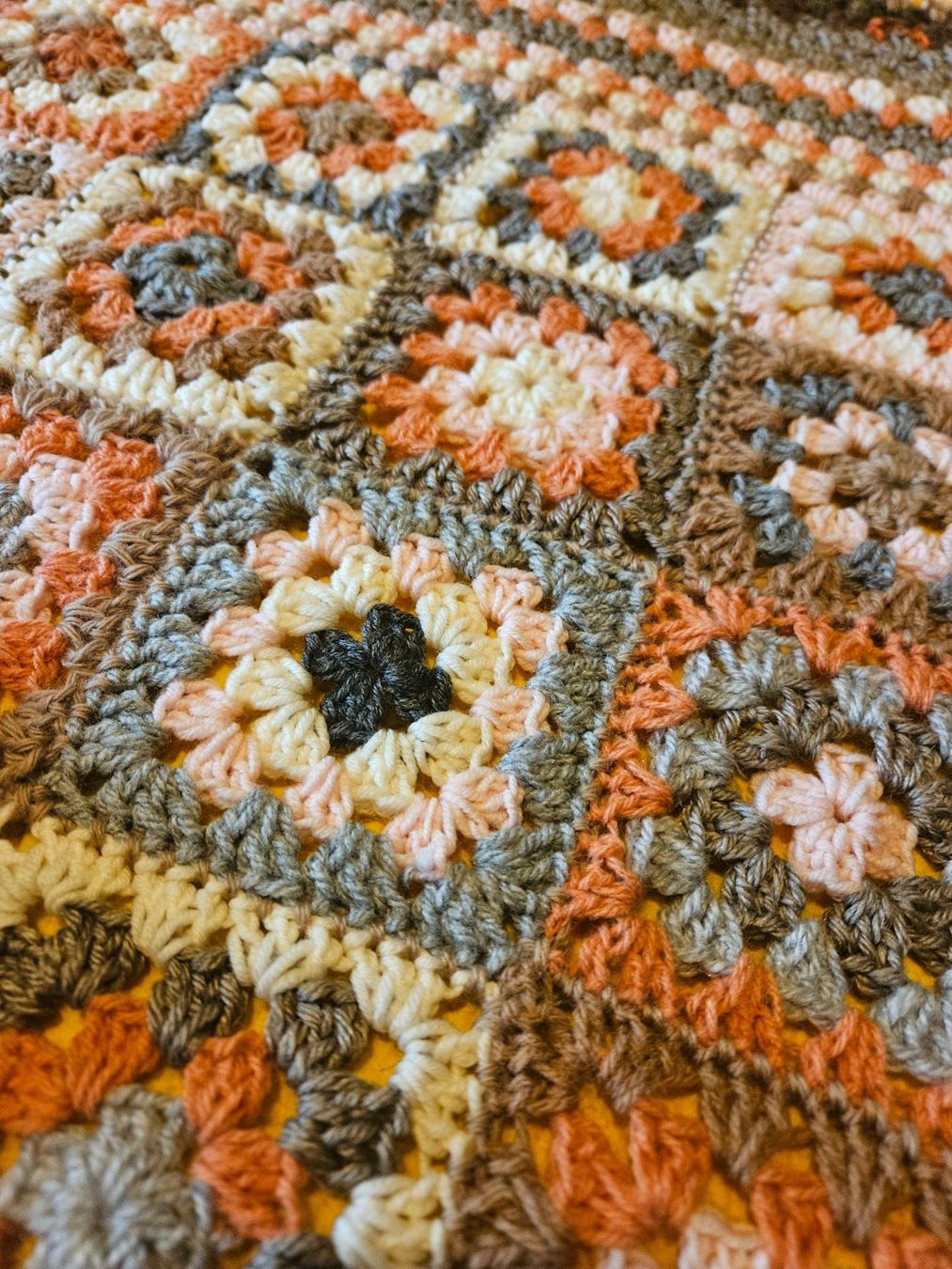 Coperte: Couverture naissance crochet fait main granny patch – Nuovo e nell'imballaggio originale da Thônex venduto da lacomtessedesfees 7