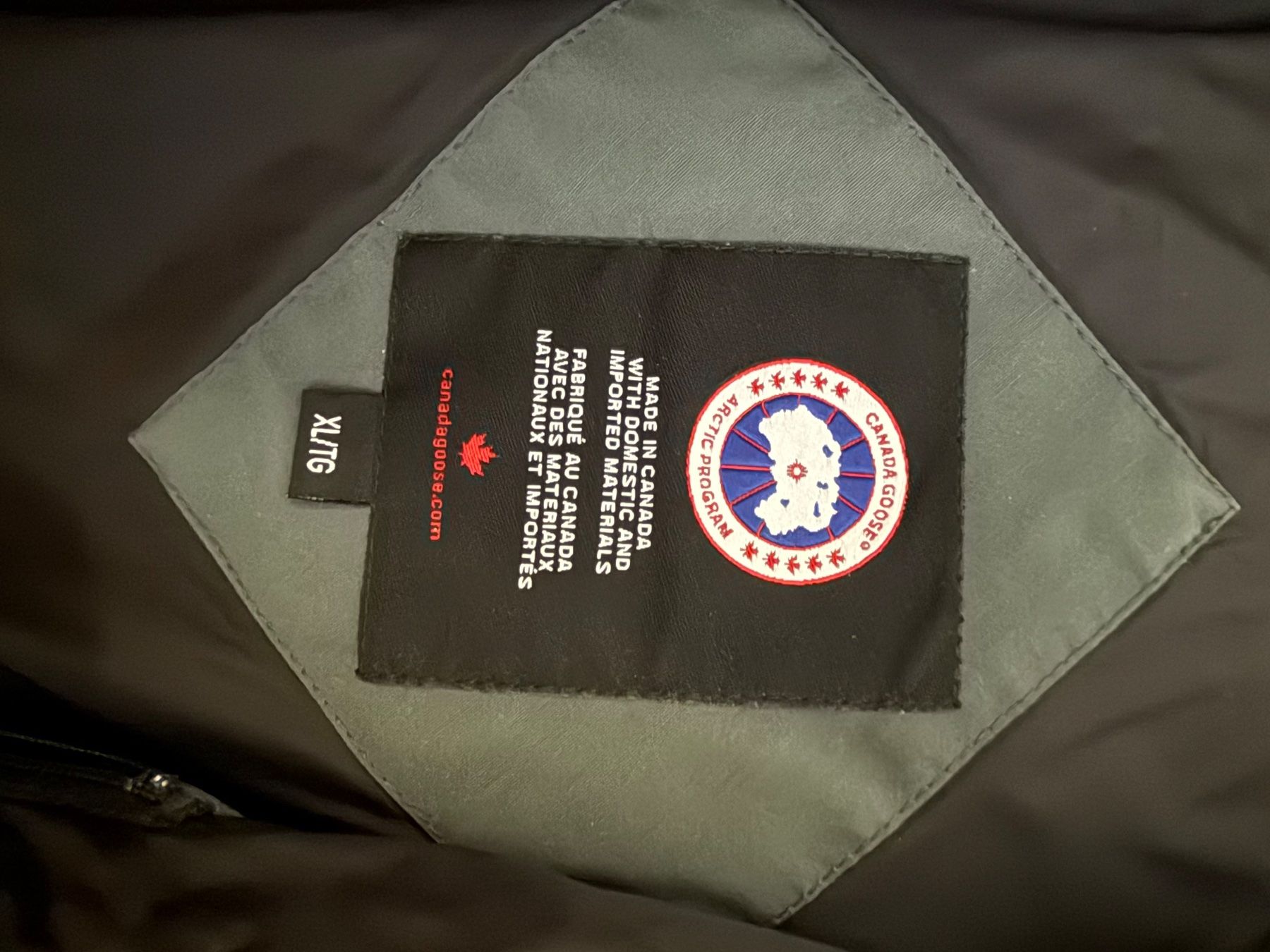 Canada Goose Giacche: Canada Goose dunkelgrün – Usato da Basel venduto da mha_nyf5 4