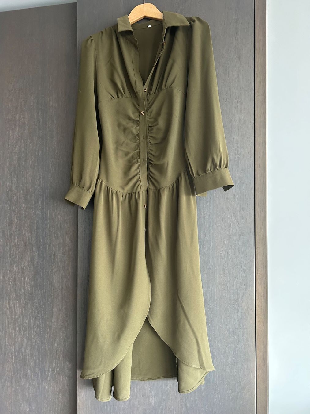 Vestiti: Khaki Hemdblusenkleid /Neu – Nuovo (secondo la descrizione) da Kilchberg ZH venduto da Anie. 1