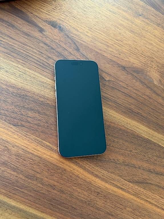 Apple Portables: iPhone 16 Pro Max 1TB – D'occasion à Seuzach par Cathrine04
