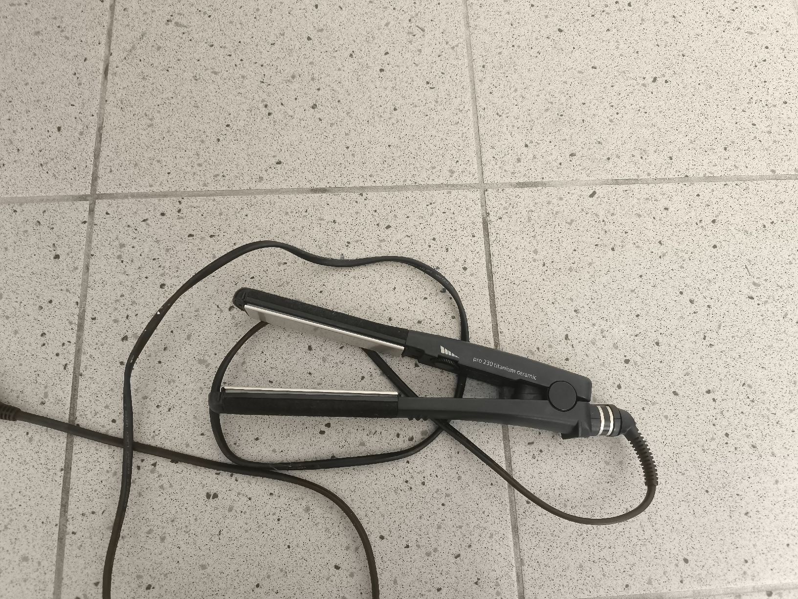 Piastre & Arricciacapelli: Babyliss Pro 230 Titanium Ceramic Glätteisen gebraucht – Usato da Ettiswil venduto da Hansku 2