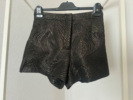 ZARA Shorts schwarz mit Goldfaden, leicht, Gr. S, wie NEU