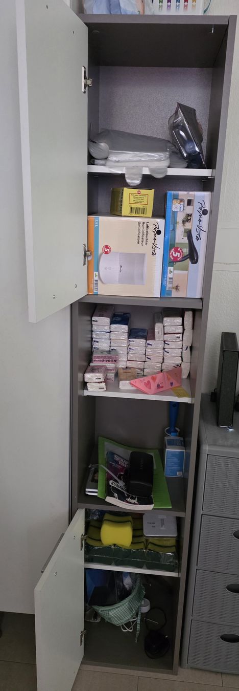 Armadi: Badzimmerschrank / Putzschrank – Usato da Alchenflüh venduto da Lsnake