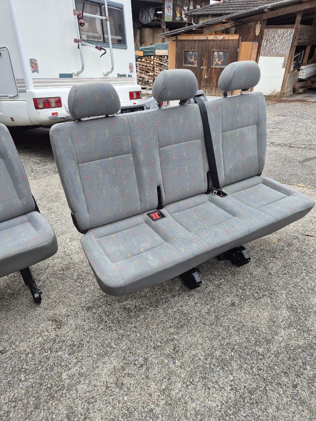 VW Tutti i ricambio: VWT5 es sind gebrauchte Sitze.  – Usato da Urswil venduto da GabrielleK01 1