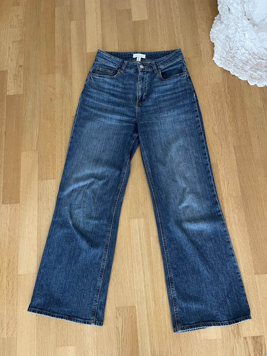 H&M Jeans: Jean droit  – Neu (gemäss Beschreibung) aus Neuchâtel von Ariane_vn00