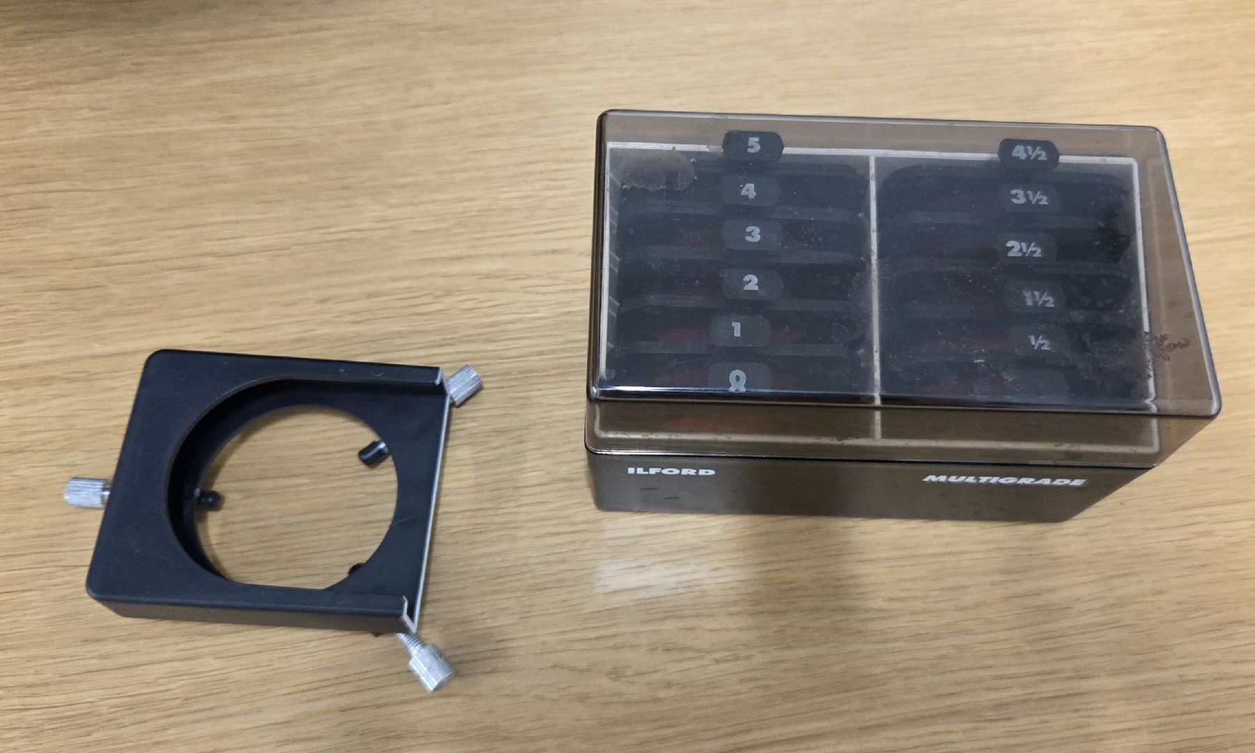 Laboratorio & Camera oscura: Ilford multigrade Filter Set – Usato da Baden venduto da Digit6