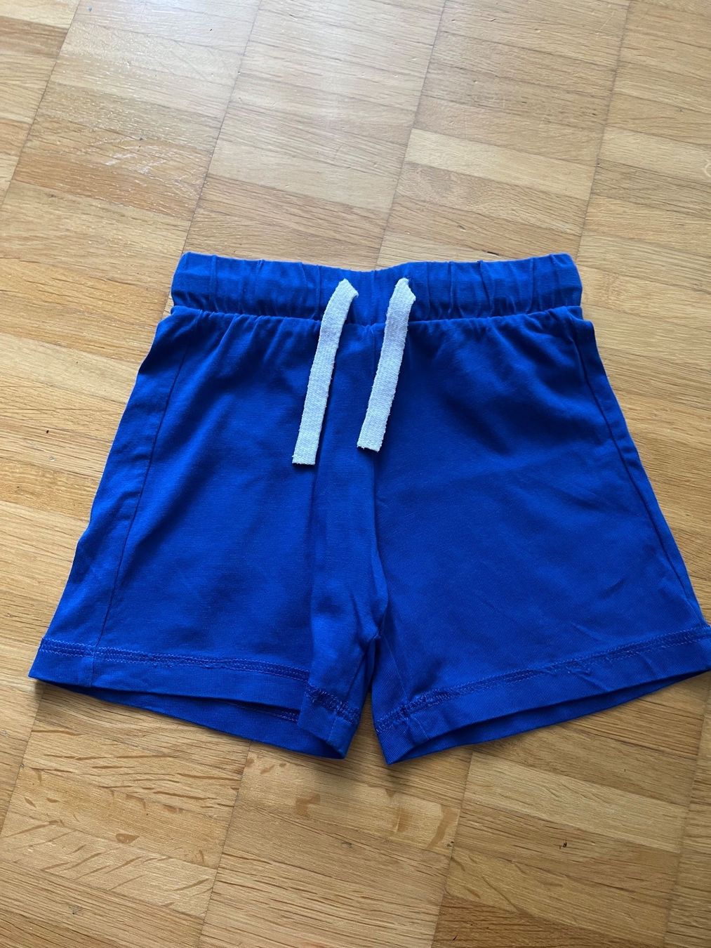 Benetton Hosen: Benetton Shorts Gr. 90 – Gebraucht aus Jona von Good_luck1_