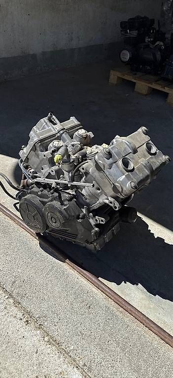 Motori: Honda VFR750FL Motor – Usato da Zell LU venduto da .VR46. 1