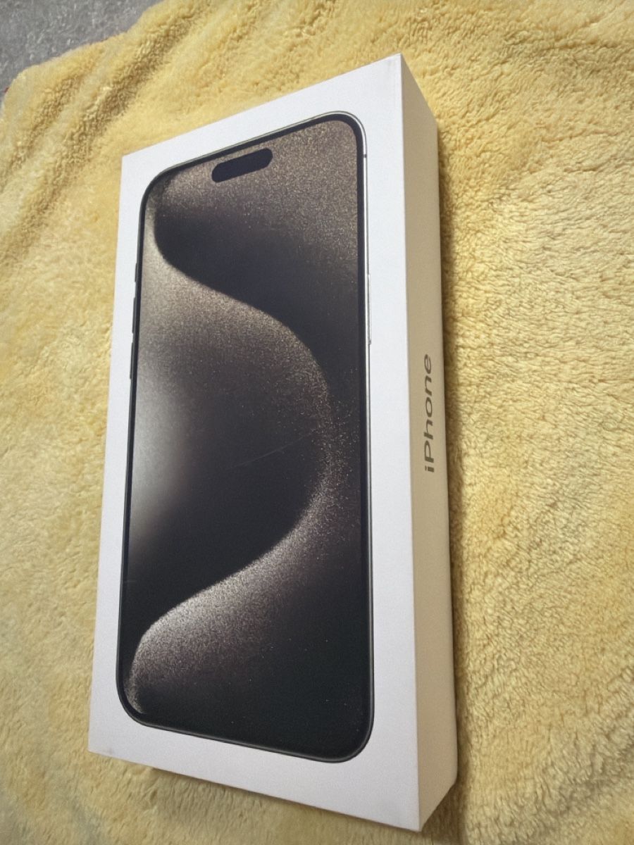 Apple Portables: iPhone 15 Pro Max / Silber / H32 – Défectueux à Arbon par BaX_94